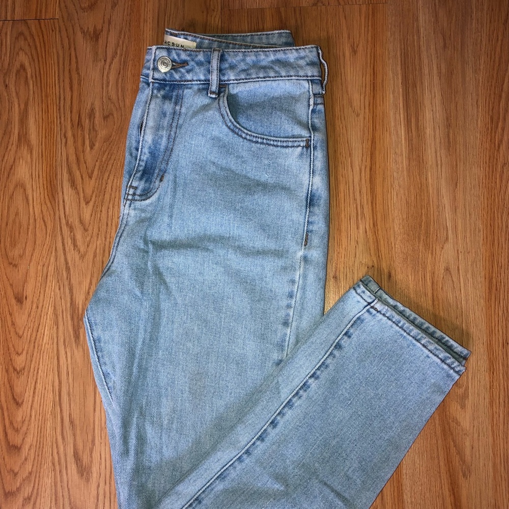 Size 26 Pacsun High Waisted Mom Jean Light Wash